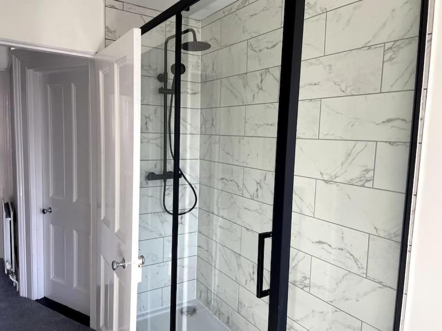 Large Boutique Self Catering Southsea Holiday Flat ポーツマス エクステリア 写真